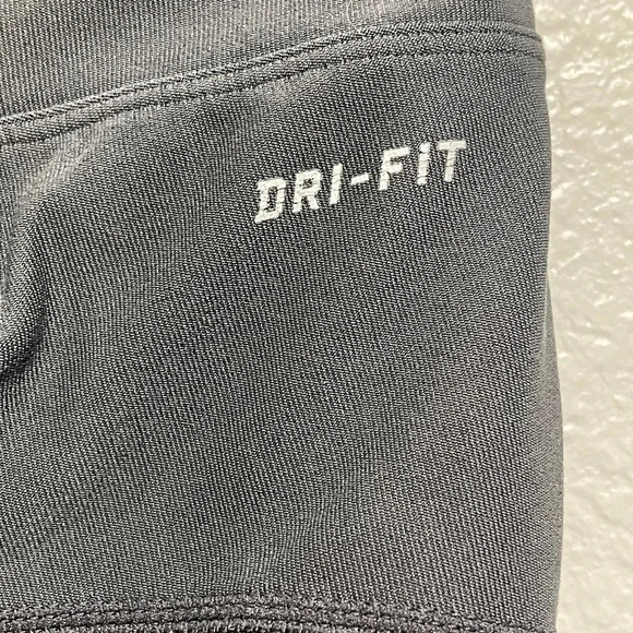 Nike Dri Fit Running Capri Fitted Leggings Size Small - Picture 3 of 6